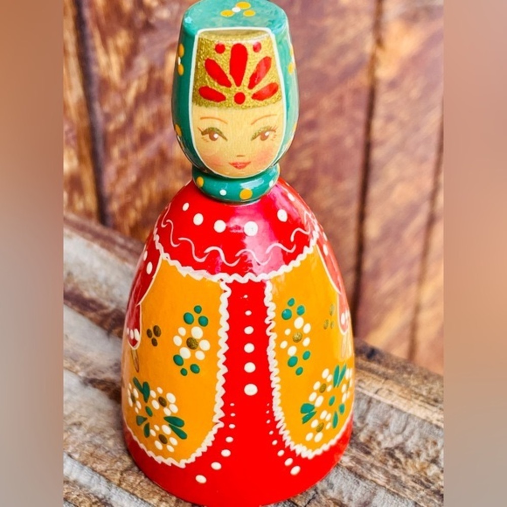 🔴Handcrafted Artisan Peg Wood Doll - Picture 2 of 10
